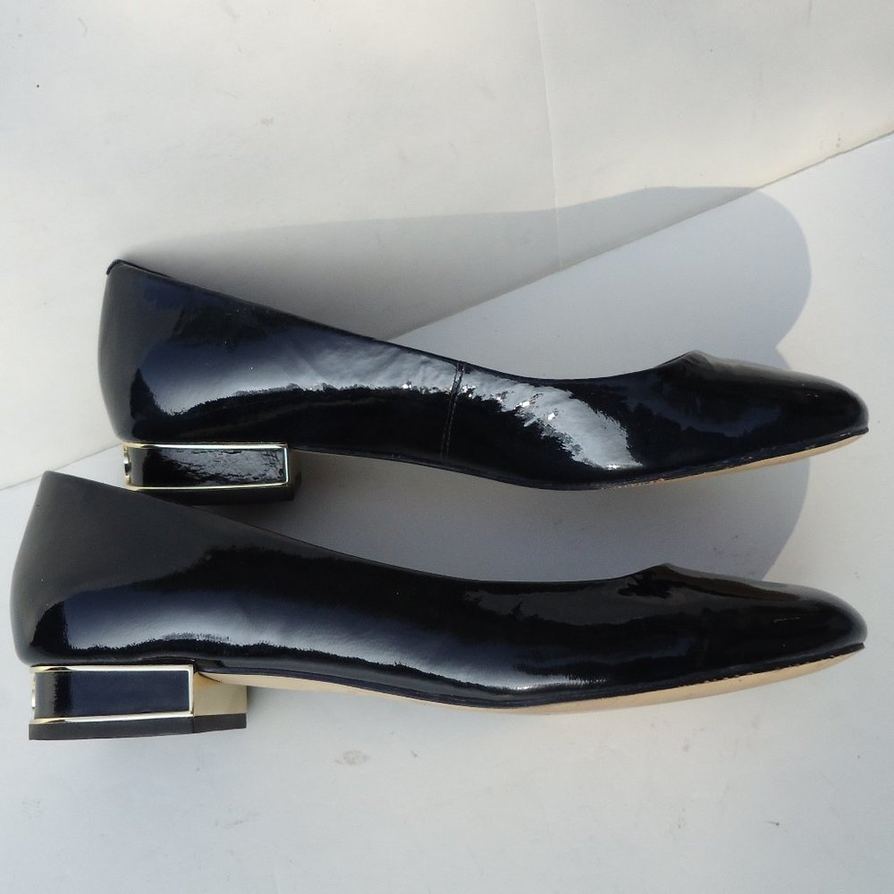 SIZE 7.5M. MICHAEL Michael Kors patent leather shoes. - Picture 7 of 16